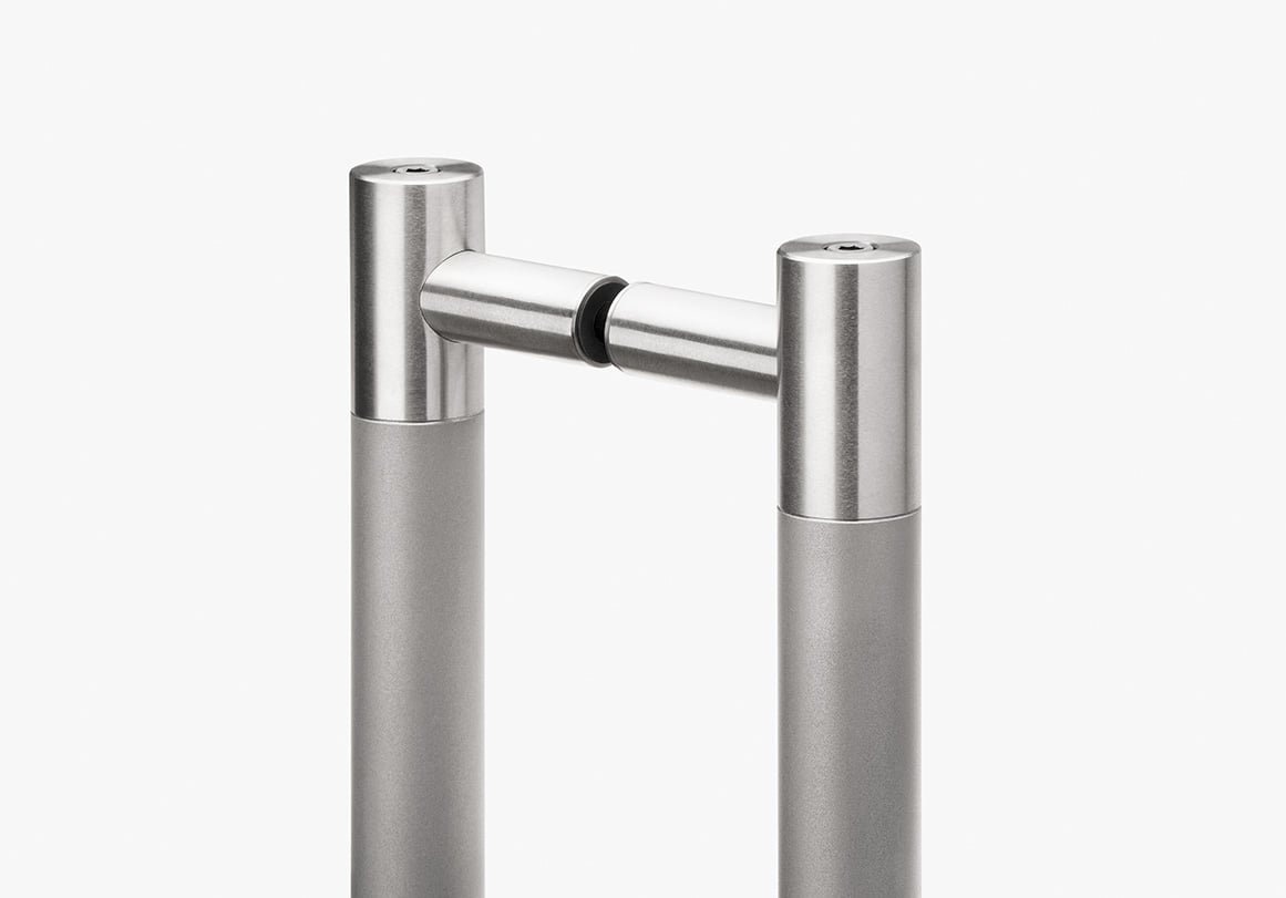 Kor Ladder door pull in brushed stainless by Kronwnlab close up.